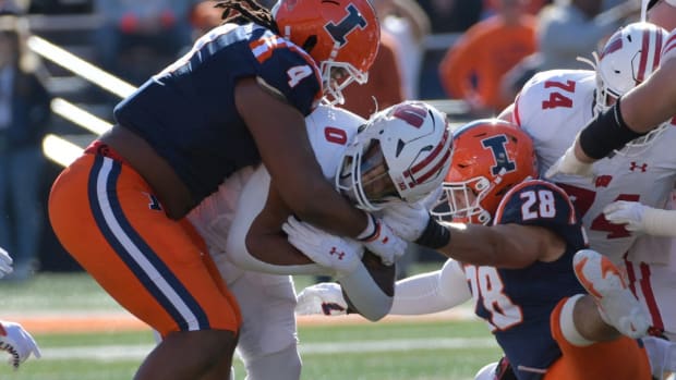 Illinois defensive tackle Jer'Zhan "Johnny" Newton.